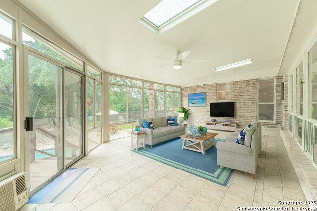 Image 29 of 47 For 811 Sherman Oak