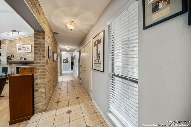 Image 9 of 47 For 811 Sherman Oak