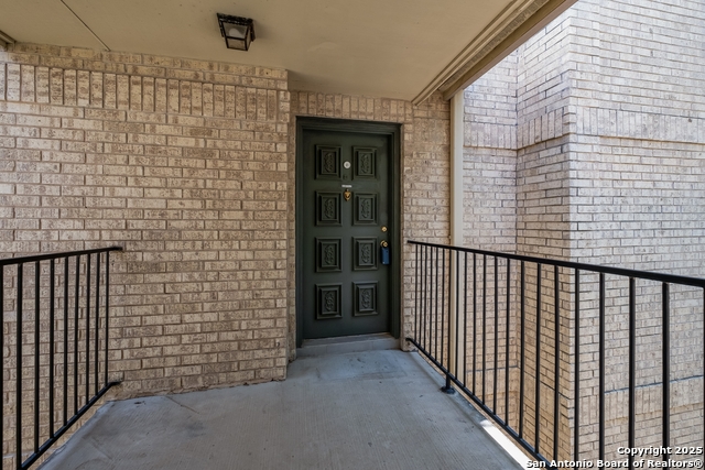 Image 4 of 32 For 11843 Braesview  1614