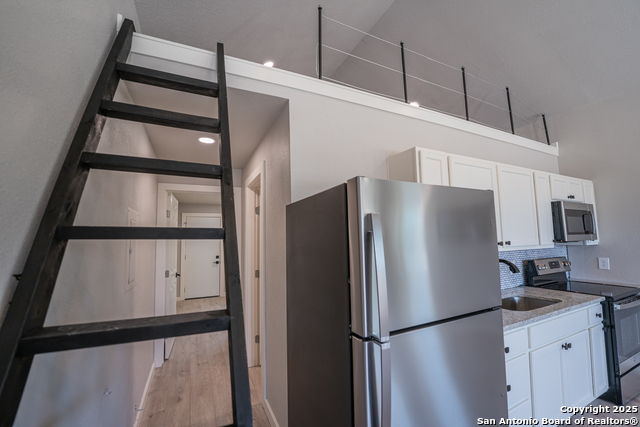 Image 14 of 29 For 1225 Texas Oaks  E