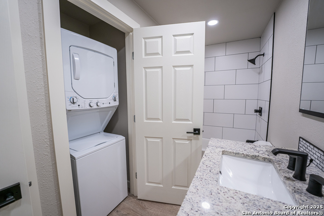 Image 27 of 29 For 1225 Texas Oaks  E
