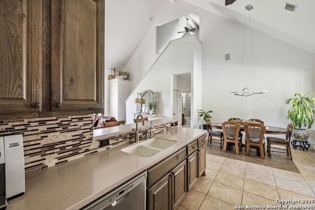 Image 12 of 47 For 27322 Sherwood Forest Dr