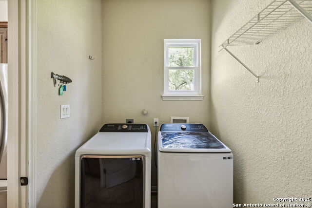 Image 16 of 47 For 27322 Sherwood Forest Dr