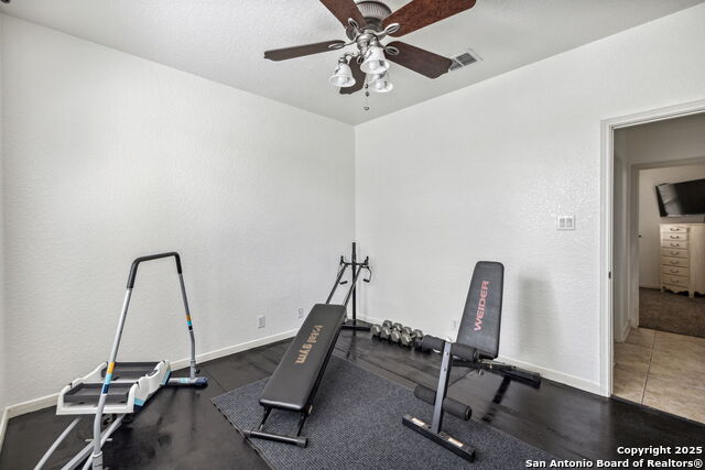Image 26 of 47 For 27322 Sherwood Forest Dr