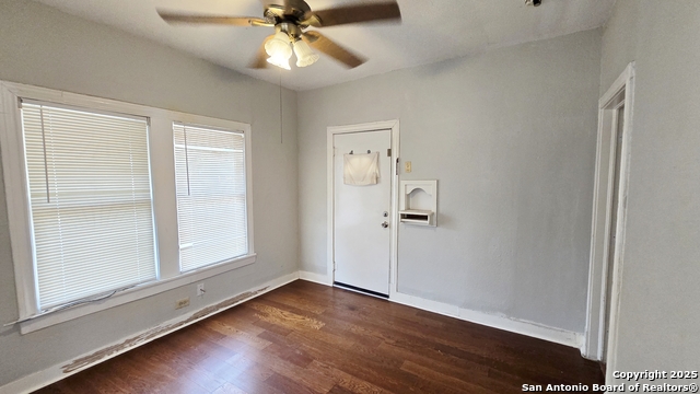Image 18 of 23 For 2112 San Fernando St #a