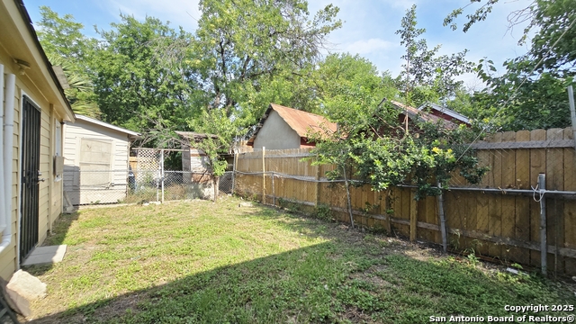 Image 22 of 23 For 2112 San Fernando St #a