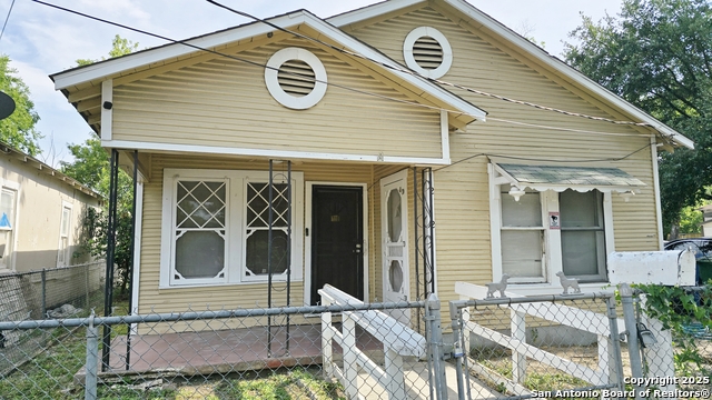 Image 3 of 23 For 2112 San Fernando St #a