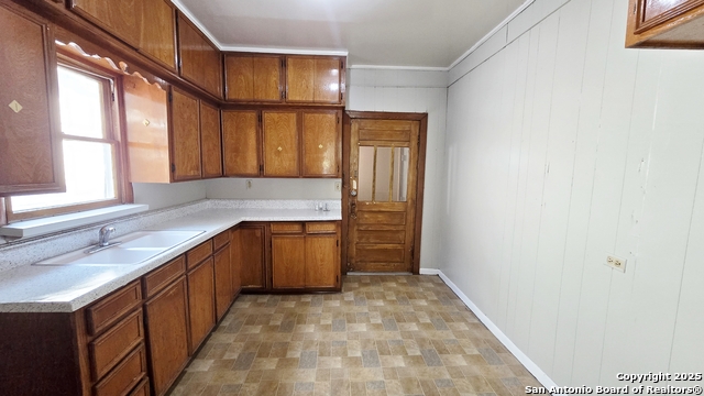 Image 8 of 23 For 2112 San Fernando St #a