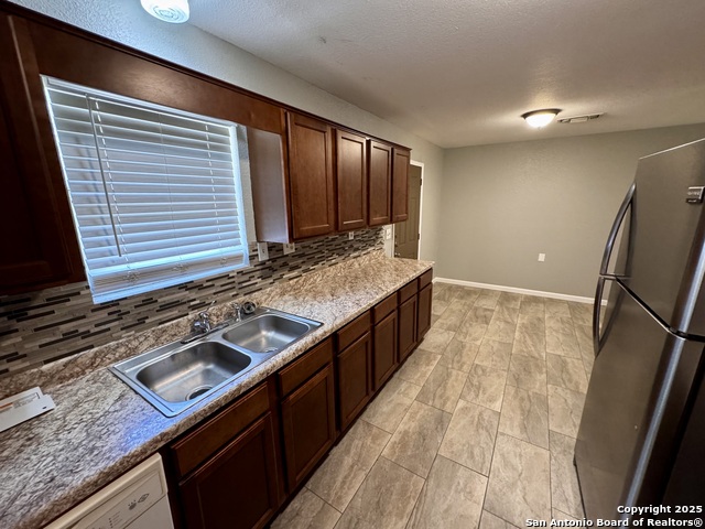 Image 9 of 18 For 1220 Goodwin