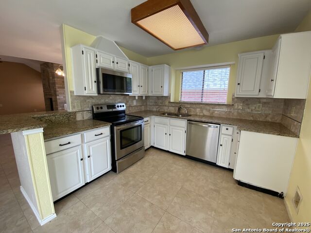 Image 4 of 11 For 9223 Fishers Hill