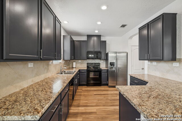 Image 15 of 37 For 7606 Palomino Cove