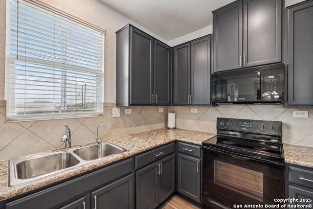 Image 18 of 37 For 7606 Palomino Cove