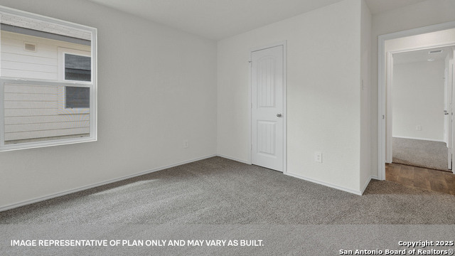 Listing photo id 10 for 331 Bluetick Trail