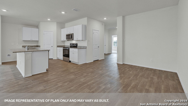 Listing photo id 11 for 331 Bluetick Trail