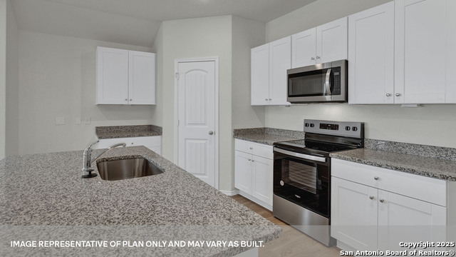 Listing photo id 13 for 331 Bluetick Trail