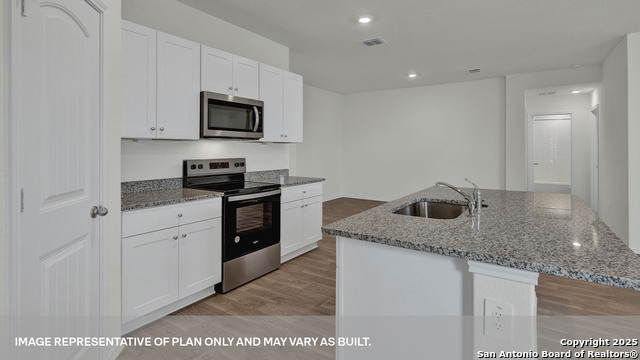 Listing photo id 17 for 331 Bluetick Trail