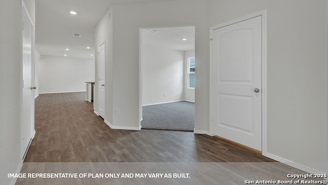 Listing photo id 2 for 331 Bluetick Trail