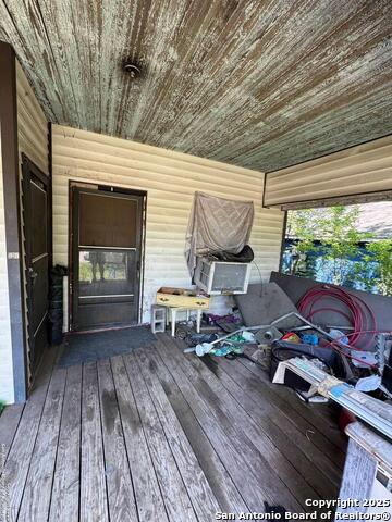 Listing photo id 0 for 759 Gladstone