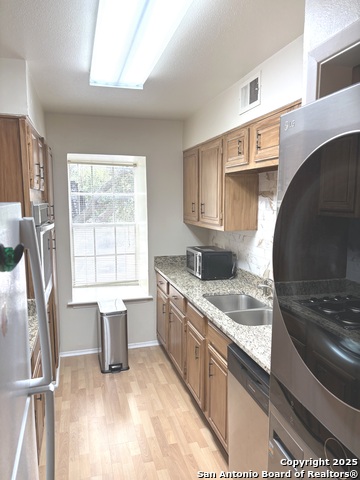 Image 5 of 16 For 7834 Broadway  207