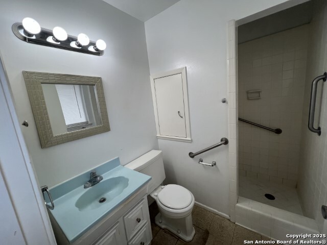 Image 10 of 12 For 6042 Knoll Krest