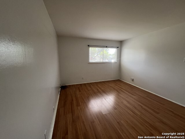 Image 9 of 12 For 6042 Knoll Krest