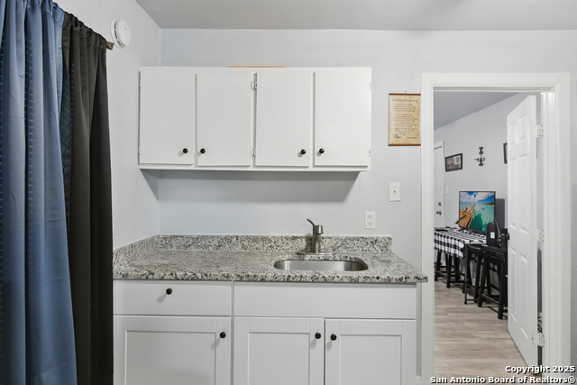 Listing photo id 11 for 1105 Delgado St