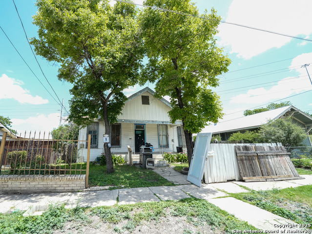 Image 2 of 11 For 607 Mckinley