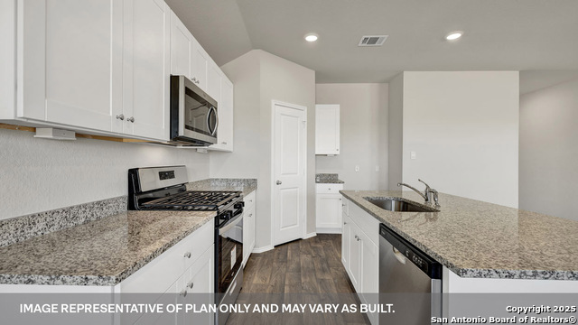 Listing photo id 10 for 1129 Argonne Forest