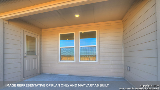 Listing photo id 24 for 1129 Argonne Forest