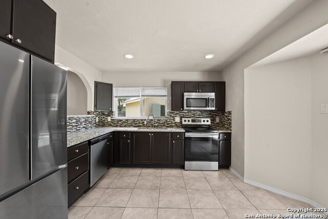 Image 11 of 34 For 6130 Valley Hill