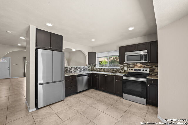 Image 12 of 34 For 6130 Valley Hill
