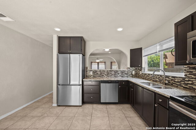 Image 13 of 34 For 6130 Valley Hill