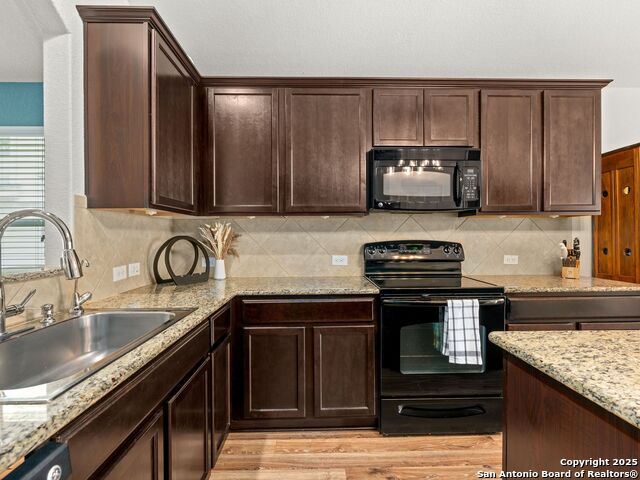 Image 12 of 30 For 2416 Kolton St.