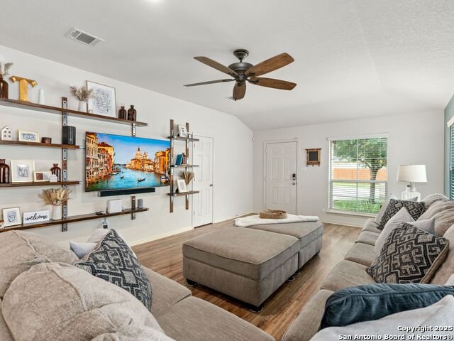 Image 6 of 30 For 2416 Kolton St.