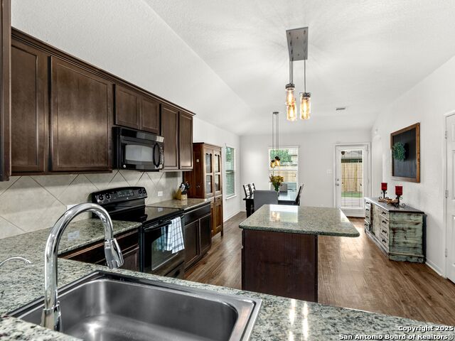 Image 8 of 30 For 2416 Kolton St.