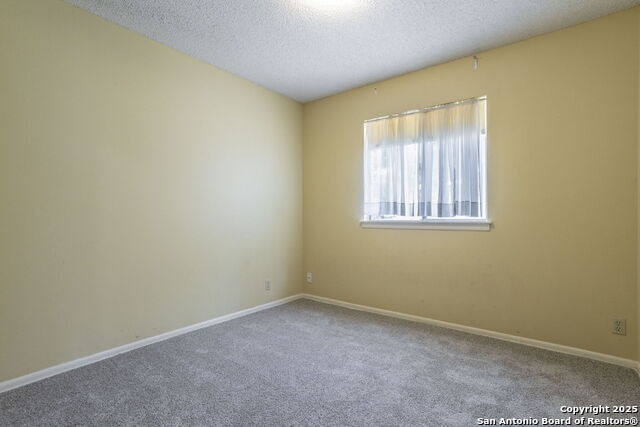 Image 18 of 26 For 6618 Forest Bend N