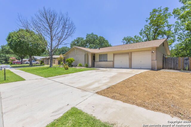 Image 21 of 26 For 6618 Forest Bend N