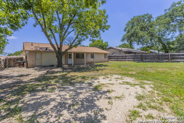 Image 22 of 26 For 6618 Forest Bend N