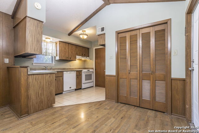 Image 7 of 26 For 6618 Forest Bend N