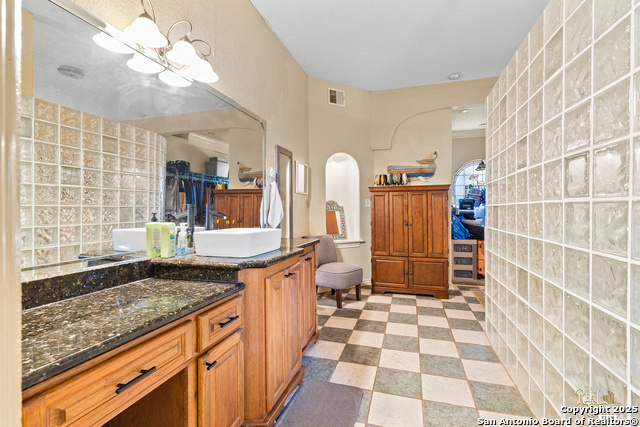 Image 34 of 49 For 13307 Ridge Valley