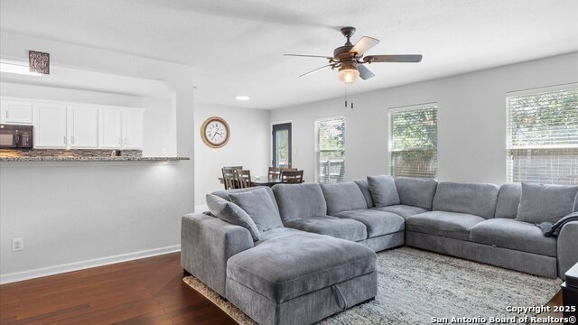 Image 18 of 22 For 16507 Amberly Court