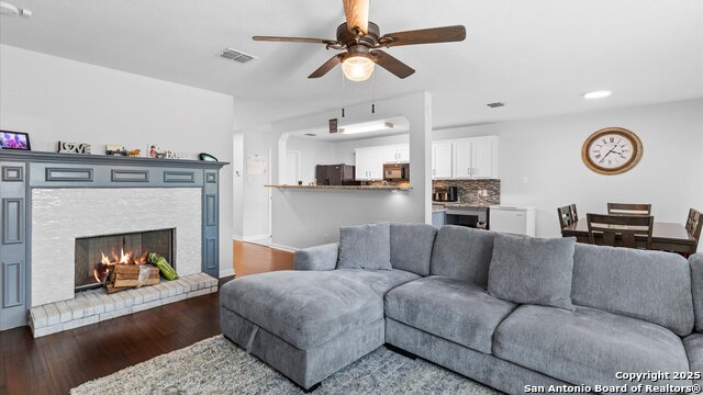 Image 19 of 22 For 16507 Amberly Court