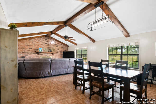 Listing photo id 10 for 1373 County Road 373