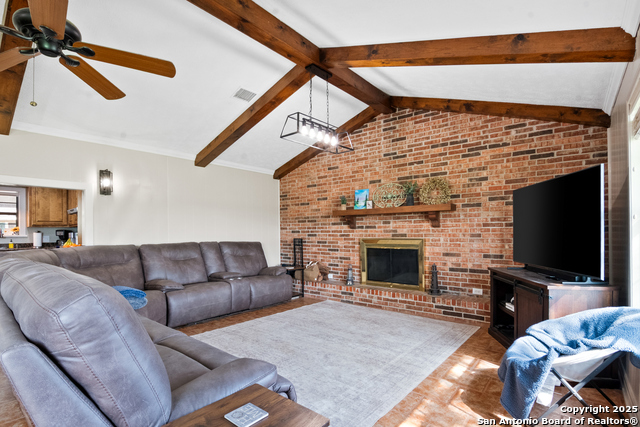 Listing photo id 11 for 1373 County Road 373