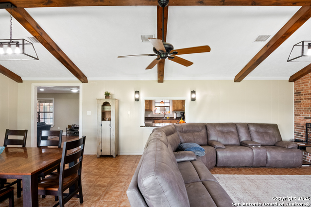 Listing photo id 15 for 1373 County Road 373