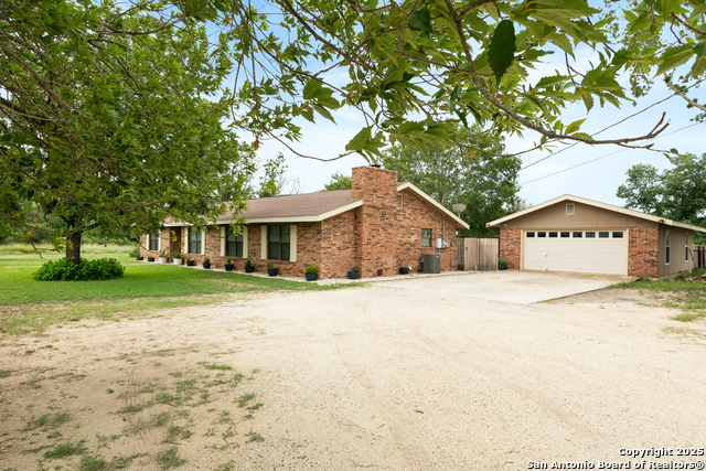 Listing photo id 35 for 1373 County Road 373