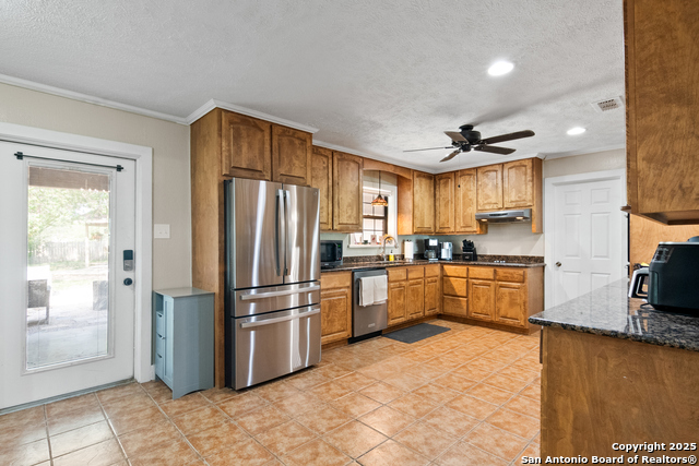 Listing photo id 6 for 1373 County Road 373