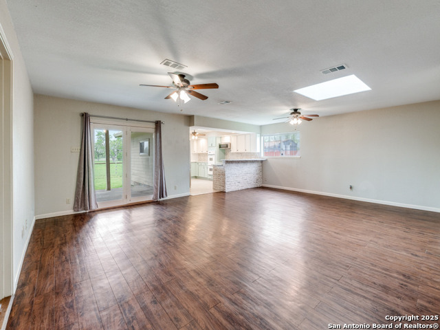 Image 7 of 11 For 505 River Oak
