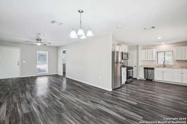 Image 10 of 26 For 118 N Meadow St