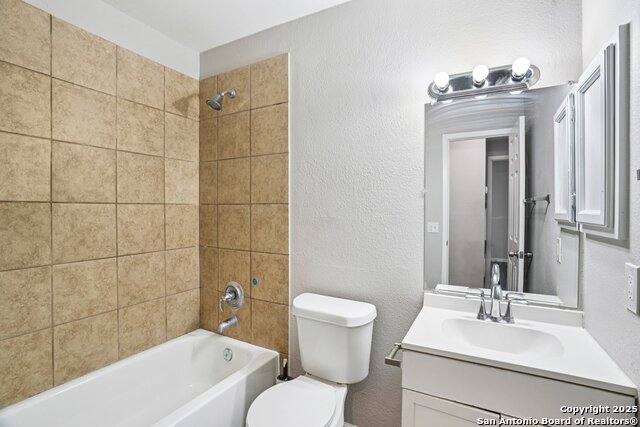 Image 21 of 26 For 118 N Meadow St